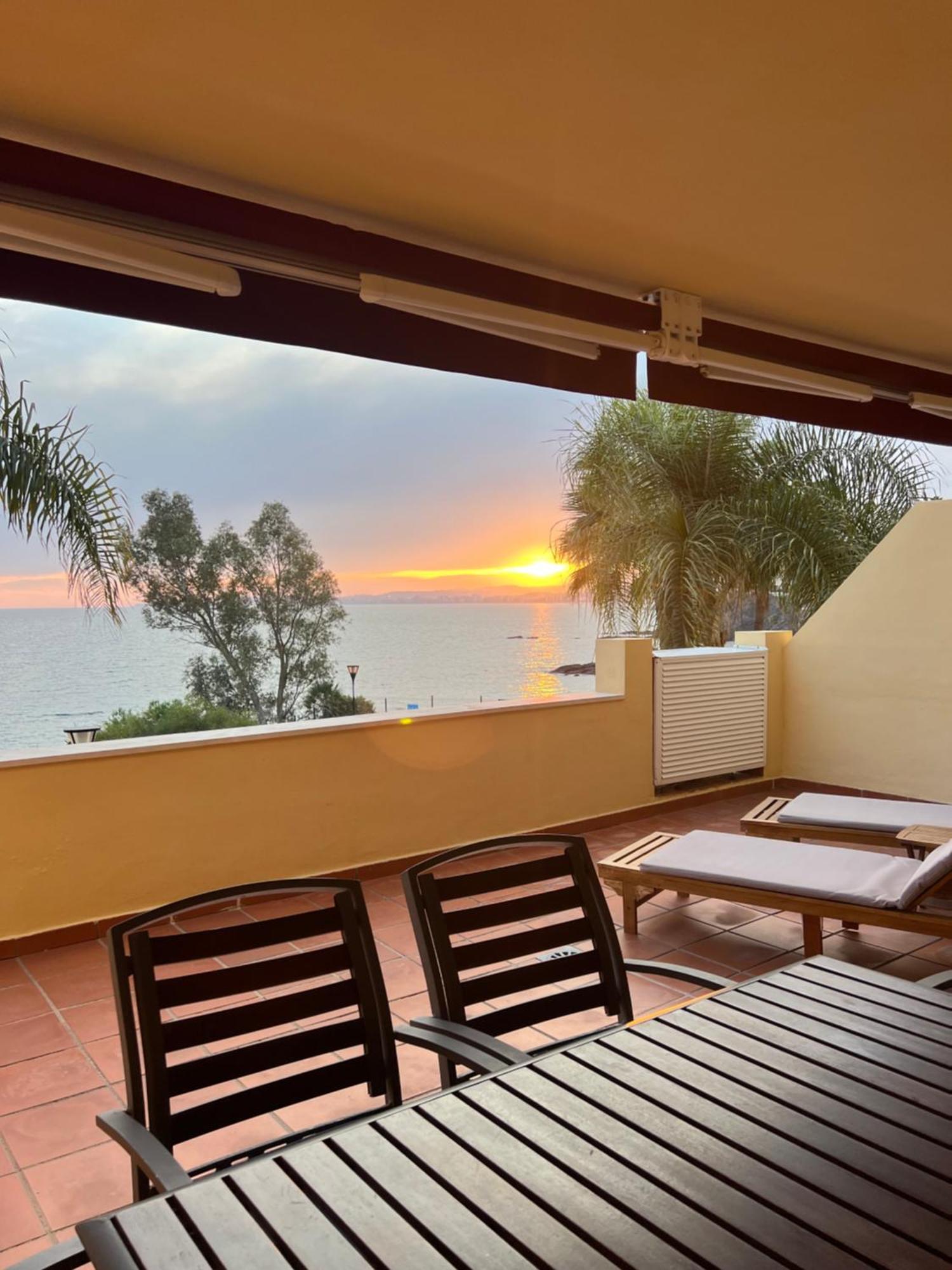 דירות בנאלמדנה Relax Frente Al Mar מראה חיצוני תמונה